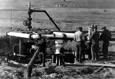 GulfRoyalite #4 - The well that started the oil boom in Turner Valley, Alberta (1924) 